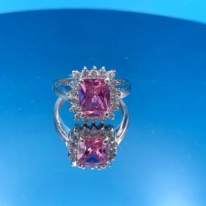 Gorgeous Vintage Solid Sterling Silver CZ Ring